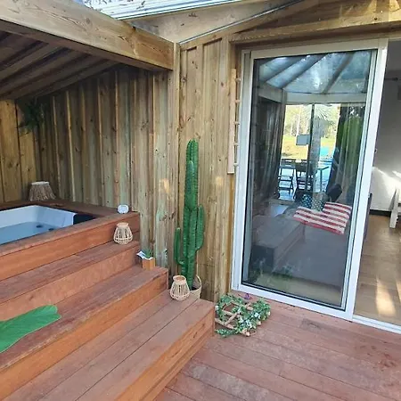 Caraibes Гостевой дом Гюжан-Местрас