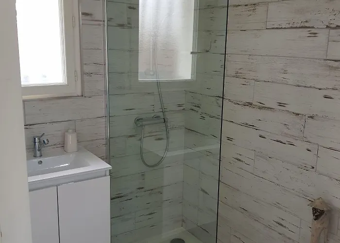 Caraibes بيت ضيافة 3*