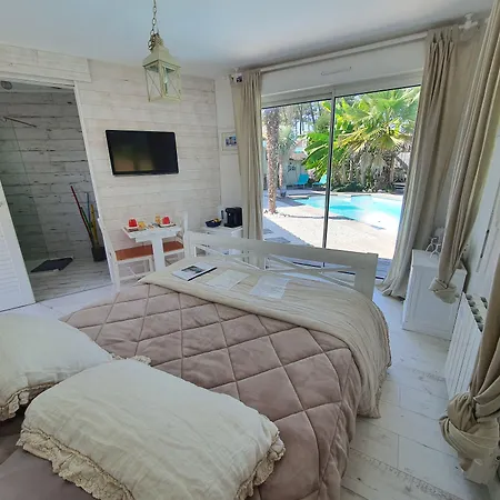 Caraibes 게스트하우스 3*