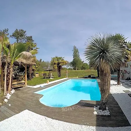 Pensión Caraibes 3*