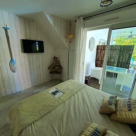 Pensión Caraibes 3*