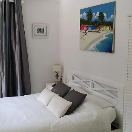 게스트하우스 Caraibes 구장메스트라