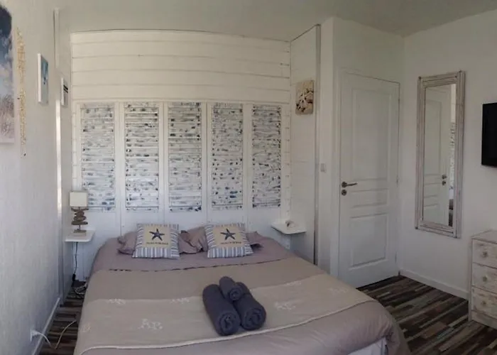 Caraibes Pensionat Gujan-Mestras